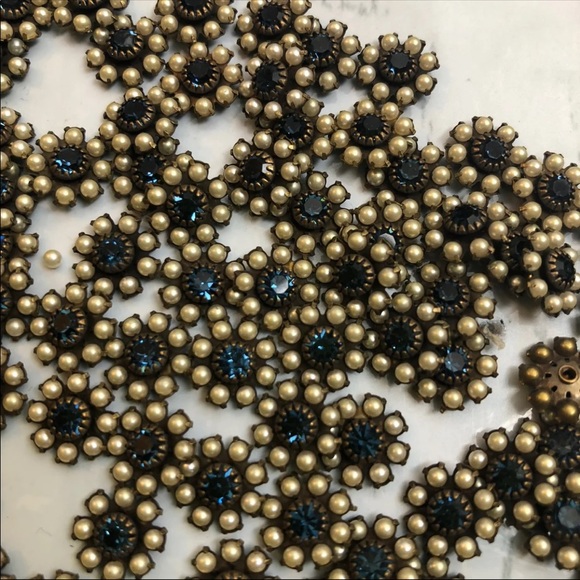 Pearl and sapphire Swarovski florets - Picture 1 of 4